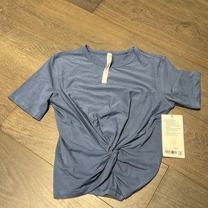 NEW lululemon crescent tee